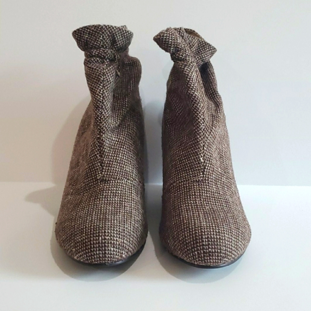 Coconuts By Matisse Wedge Ankle Bootie. Size 7 - image 1